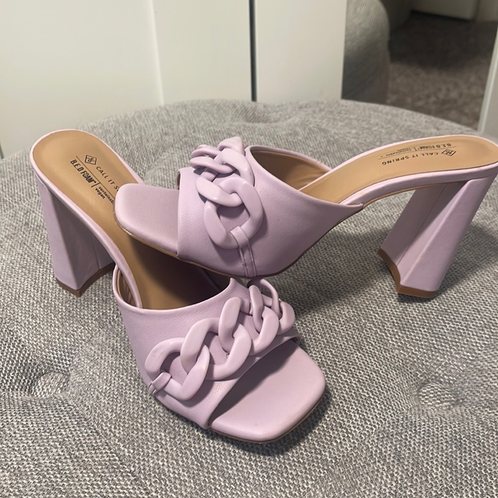 Call it Spring sandal